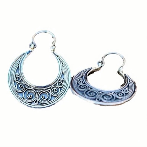 Boho Vintage Half Hoop Flower Pattern Earrings - Picture 5 of 5